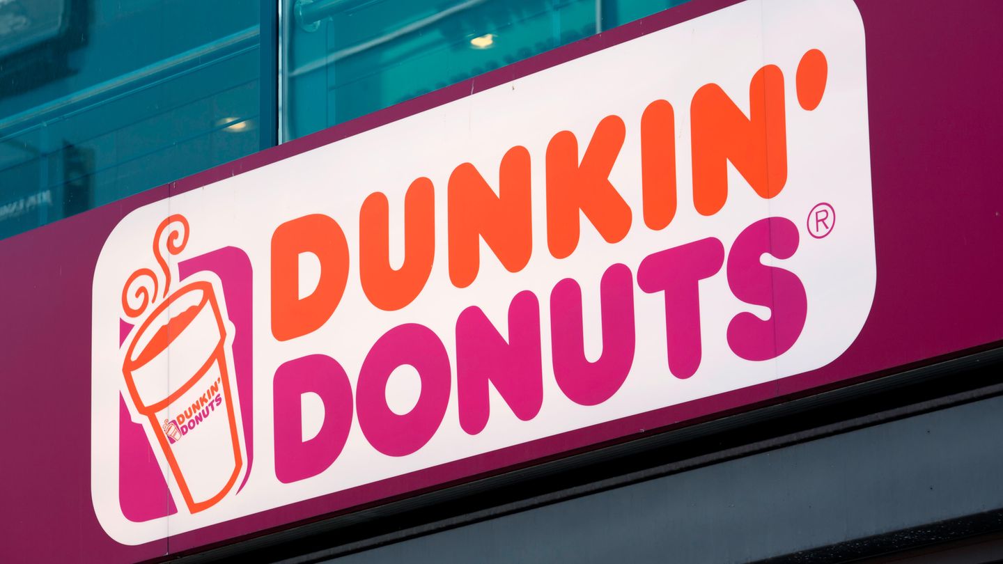 Außenfassade einer Dunkin-Donuts-Filiale