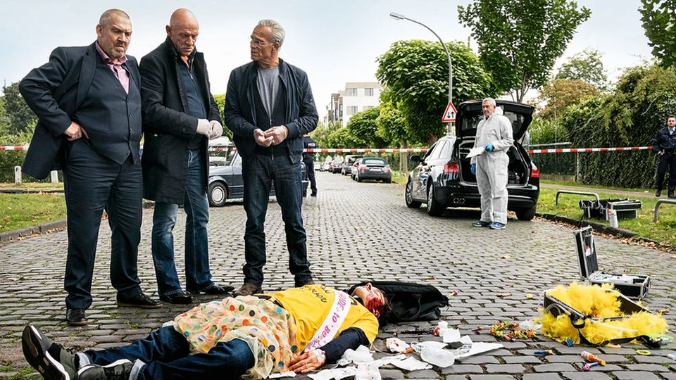 Kölner "Tatort": Joe Bausch zwischen Dietmar Bär und Klaus J. Behrendt beim "Tatort"-Dreh Joe Bausch zwischen Dietmar Bär und Klaus J. Behrendt beim "Tatort"-Dreh