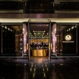 Platz 3: Manhattan, Singapur  Die "Manhattan"-Bar in Singapur wurde bereits zur besten asiatischen Bar gekürt. Es ist daher nicht verwunderlich, dass sie auch auf der Weltbestenliste vertreten ist. Im vergangenen Jahr landete die Bar auf Platz sieben, jetzt gelang sogar der Sprung in die Top 3!  Mehr Infos finden Sie auf der Website.