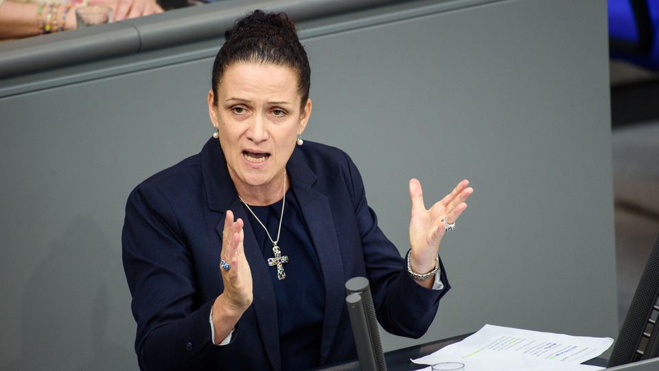 AfD-Politikerin Nicole Höchst zum Poetry-Slam-Eklat in Speyer