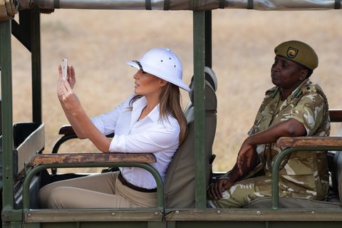 Melania Trump mit Tropenhelm auf Safari in Kenia