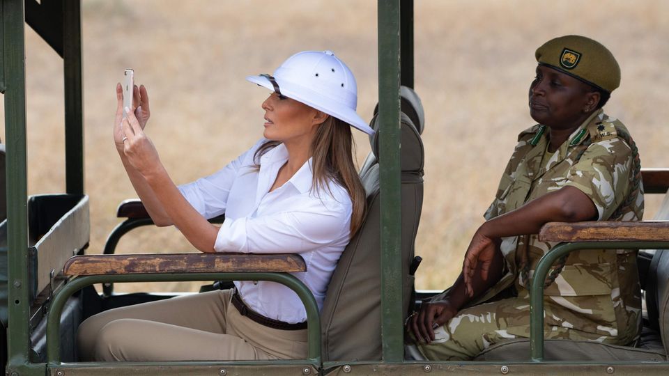 Melania Trump mit Tropenhelm auf Safari in Kenia