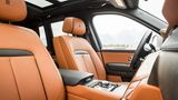 Rolls Royce Cullinan 2019 - auch vorne sitzt es sich überaus luxuriös