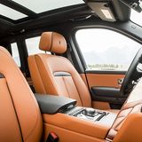 Rolls Royce Cullinan 2019 - auch vorne sitzt es sich überaus luxuriös