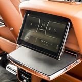 Rolls Royce Cullinan 2019 - ausklappbare Bildschirme hinten mit Touchfunktion