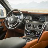 Rolls Royce Cullinan 2019 - der Arbeitsplatz des Fahrers