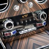 Rolls Royce Cullinan 2019 - betagte Bedienmodule in der Mittelkonsole