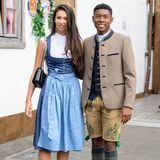 Linksverteidiger David Alaba zog sich im Bundesligaspiel des FC Bayern gegen Borussia Mönchengladbach einen kleinen Muskelfaserriss im rechten Oberschenkel zu. Mit dem Training muss er die nächsten Tagen aussetzen, die Wiesn konnte er aber mit Freundin Shalimar Heppner besuchen.