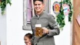 James Rodriguez brachte seine fünfjährige Tochter Salomé mit. Von der Mutter des Mädchens ist der Kolumbianer seit vergangenem Jahr getrennt.