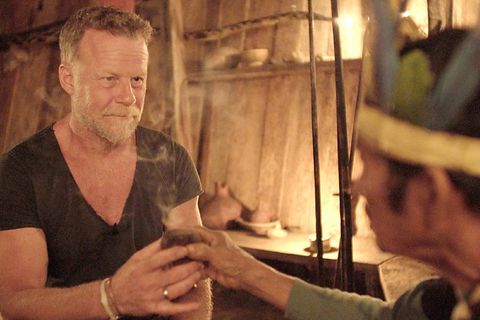 In Ecuador traf von Wilmsdorff einen Schamanen und Heiler, der zum Suchtentzug "Ayahuasca" einsetzt, eine stark wirkende halluzinogene Droge