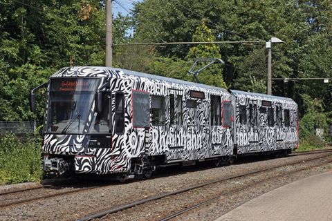 Das neue "Rheinbahn"-Fahrzeug vom Typ HF6