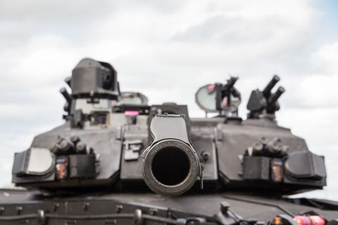 Der Black Night bleibt bei der 120-mm-Kanone.