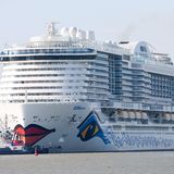 Reise in Richtung Nordsee: Der 337 Meter lange und 42 Meter breite Koloss ist das mit Abstand größte Schiff in der Flotte von Aida Cruises. Der Neubau verfügt über 2626 Kabinen.