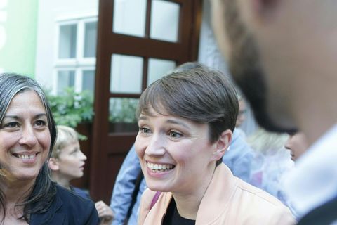 Sigi Maurer (r.) im Rahmen der Wahlkampfauftakt-Veranstaltung der Grünen im September 2017 in Wien
