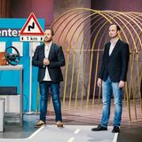 Denis Güzelocak (l.) und Stefan Weinzierl aus München präsentieren bei DHDL mit "CurveSYS"