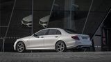 Äußerlich unterscheidet sich der Mercedes E 300 de nicht von seinen konventionellen Brüdern
