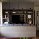 Das Möbel wird in zwei Varianten angeboten.