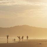 Surfen an den Stränden Südafrikas