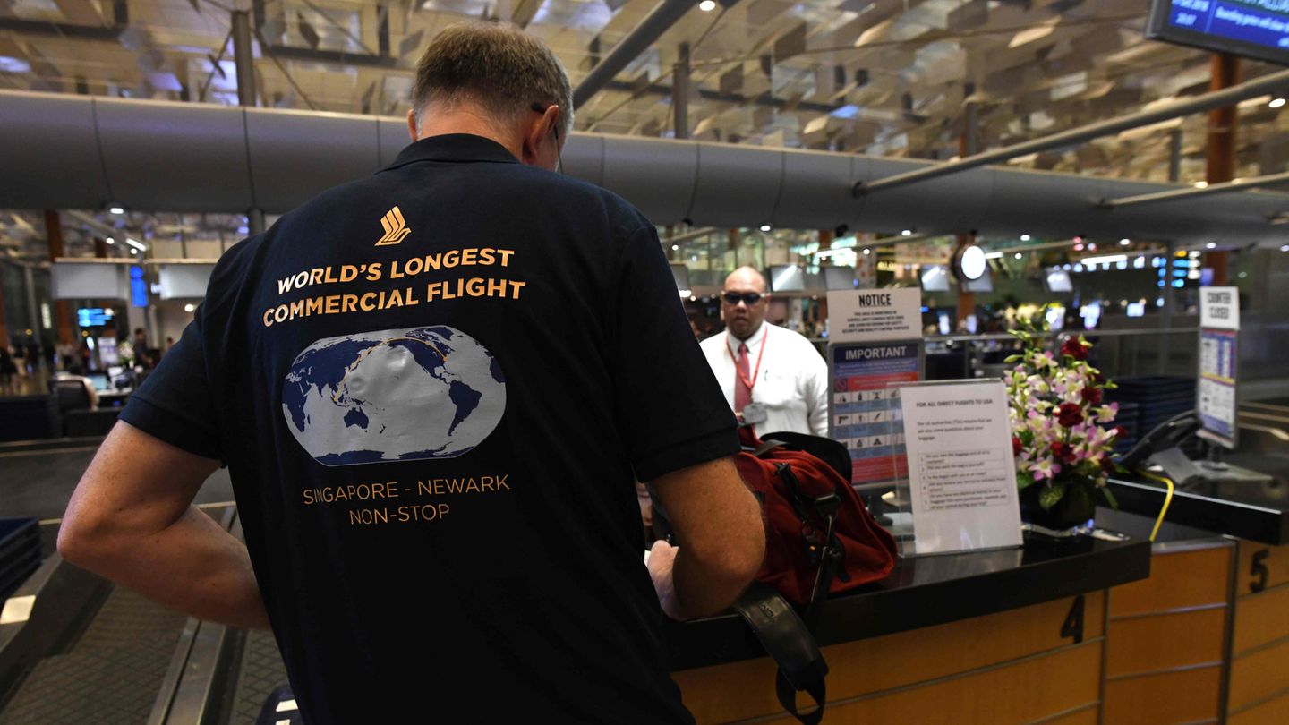 Singapore Airlines: Passagier mit Souvenir-Shirt