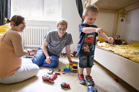 Hohe Mieten: Reportage über Notunterkunft für obdachlose Familien