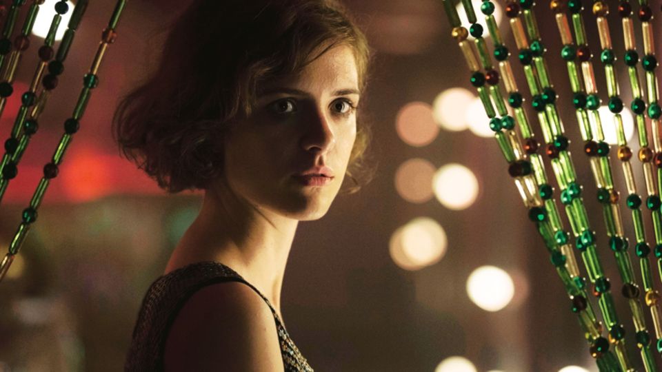 Die Hilfskommissarin führt ein Doppelleben. In einem Berliner Club empfängt sie auch Freier. Die Serie läuft donnerstagabends um 20.15 Uhr in der ARD.