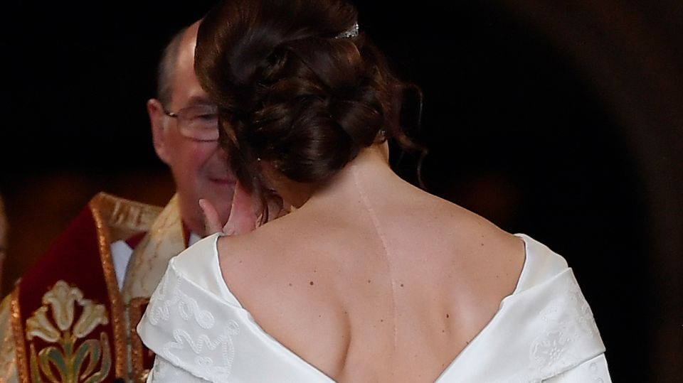 Prinzessin Eugenies Hochzeit: Das steckt hinter ihrem besonderen Kleid Prinzessin Eugenies Hochzeit: Das steckt hinter ihrem besonderen Kleid