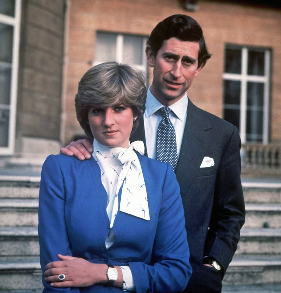 Mit diesem Bild verkündeten Diana und Charles ihre Verlobung Diana und Charles