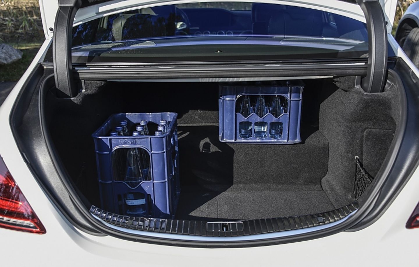 Das Kofferraumvolumen schrumpft um 135 Liter auf 365 Liter