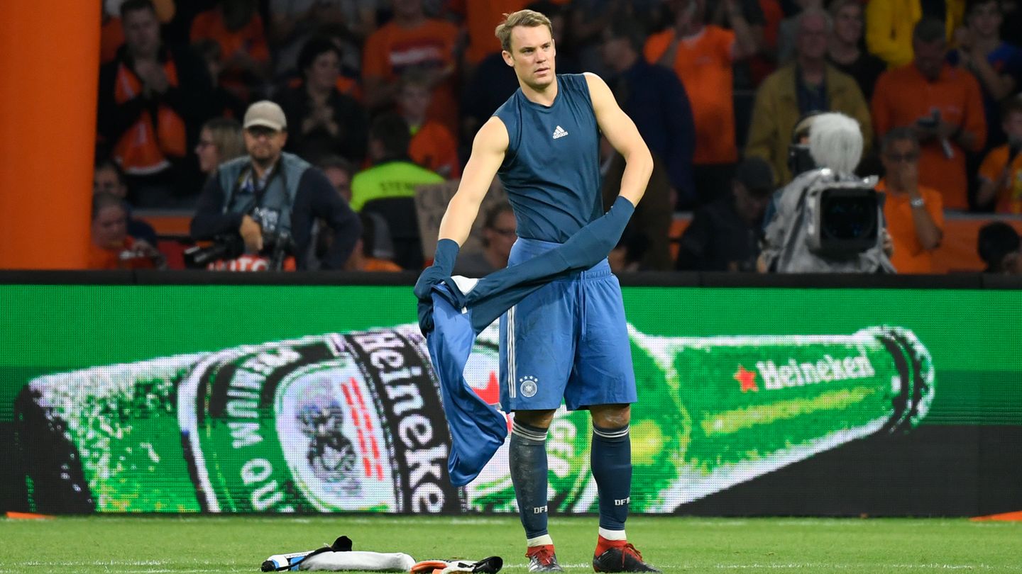Manuel Neuer ist nach der Niederlage gegen Holland bedient