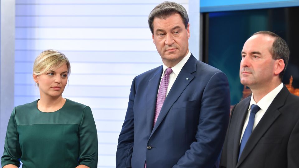 Katharina Schulze, Markus Söder und Hubert Aiwanger nach der Wahl in Bayern