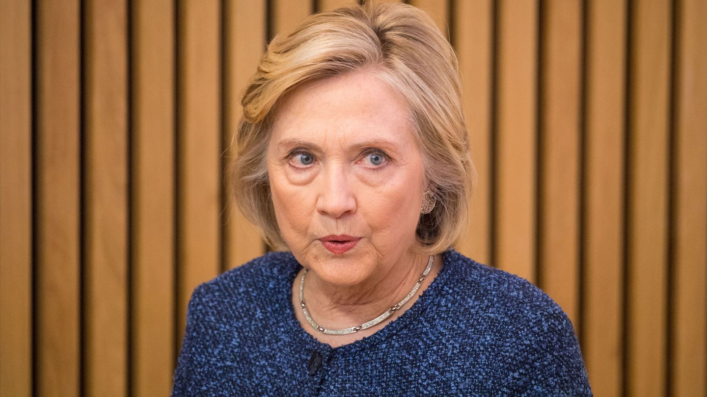 Hillary Clinton fordert Ermittlungen gegen Donald Trump