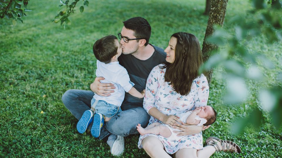 Von Berlin bis Bayern: Millennial-Mütter und ihr schwieriger Alltag in einer kinderfeindlichen Gesellschaft Von Berlin bis Bayern: Millennial-Mütter und ihr schwieriger Alltag in einer kinderfeindlichen Gesellschaft