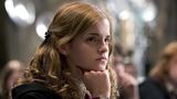 "Harry Potter"-Profis aufgepasst: Bei einer "Harry Potter"-Reunion posiert Emma Watson mit zwei bekannten Gesichtern. Erkennt ihr, wer es ist? Den ganzen Artikel findet ihr hier.  