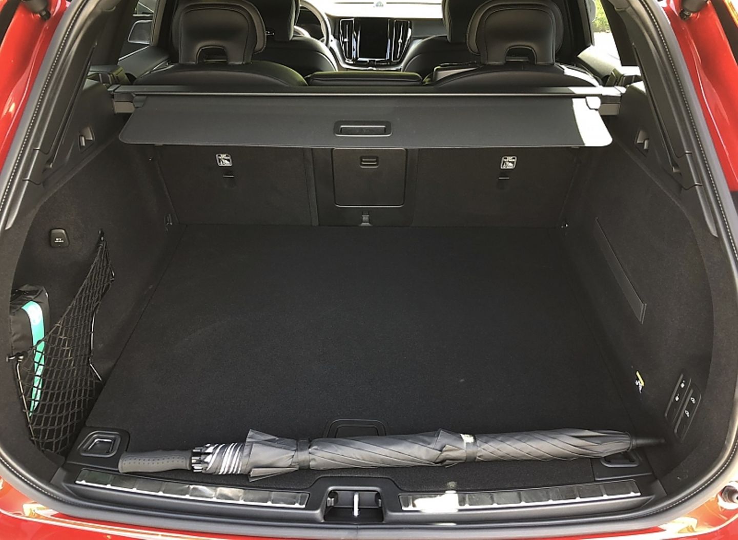 Volvo XC60 D4 AWD - 505 Liter Laderaum