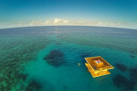 Ein schwimmendes Hotelzimmer im Indischen Ozean