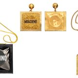 Kondom am Ohr  Ob diese Accessoires zum Verkaufsschlager werden? In die Tasche (99 Euro), die Ohrringe (49,99 Euro) und die Kette (49,99 Euro) sind scheinbar Kondome eingearbeitet - allerdings sind es nur Attrappen.