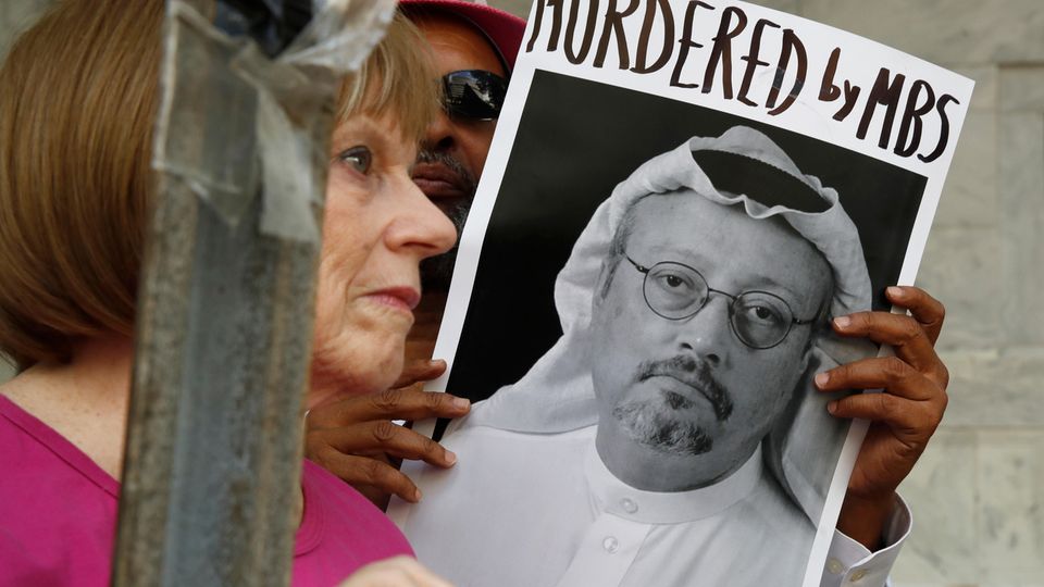 Plakat mit einem Foto des verschwundenen Journalisten Jamal Khashoggi
