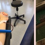 Blutspende und Katon mit Büchern