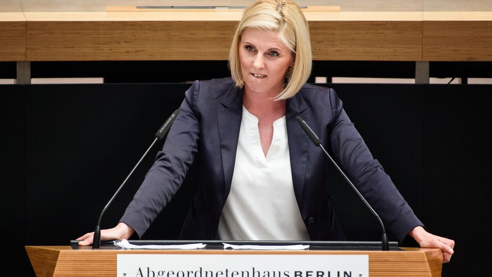 Jessica Bießmann bei einer Rede im Berliner Abgeordnetenhaus. Sie war familienpolitische Sprecherin der AfD-Fraktion