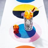 Porcelain Spaniel      Der Cocktail: 35 ml Plantation Original Dark Rum, 30 ml Sanddornpüree, 20 ml Sherry, 15 ml Zitronensaft, frisch gepresst, 15 ml Ancho Reyes, 1 1/2 BL (7,5 ml) Zimtsirup, Zitronenblüte zum Garnieren      Alle Zutaten im Shaker vermischen und in ein Glas auf zerstoßenes Eis seihen. Mit einer ZItronenblüte garnieren.