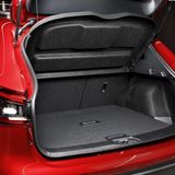 Der Laderaum im Nissan Qashqai öffnet mit hoher Ladekante