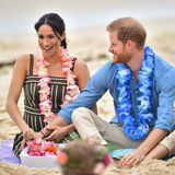 Immer weider wanderten die Hände der beiden auch auf Meghans Bauch. Am Tag ihrer Ankunft in Australien gab es die offizielle Bestätigung, dass die 37-Jährige schwanger ist. Das erste Kind des Paares soll im Frühjahr 2019 zur Welt kommen.