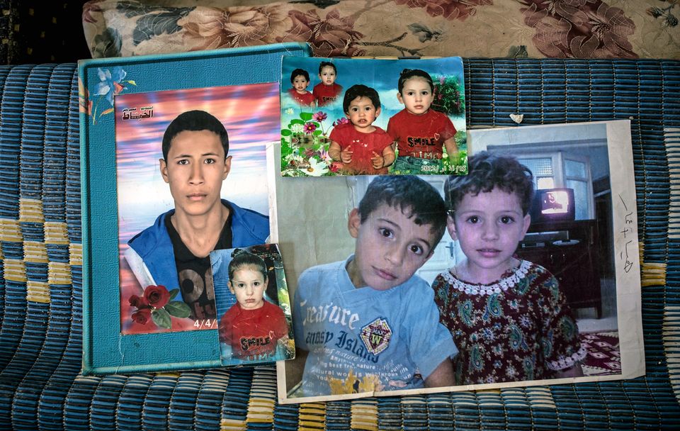Abdullah konnte nur wenige persönliche Dinge retten – darunter Fotos seiner Kinder Abdullah konnte nur wenige persönliche Dinge retten – darunter Fotos seiner Kinder