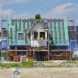 Eine Hausfinanzierung ist schwierig, wenn sie von einem Elternteil getragen wird