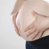 In der Mutterschaft kann eine Änderung der Steuerklasse Sinn machen