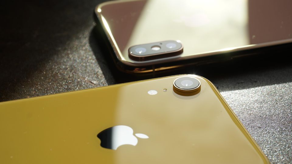 Das iPhone XR hat auf der Rückseite nur eine Kamera, kann dank Software-Tricks aber trotzdem Porträtfotos aufnehmen.