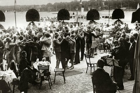 Tanztee am Wannsee um 1925