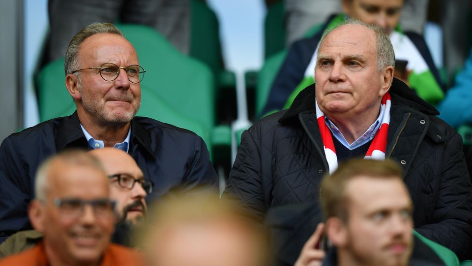 Karl-Heinz Rummenigge und Uli Hoeneß vor dem Spiel in Wolfsburg Karl-Heinz Rummenigge und Uli Hoeneß vor dem Spiel in Wolfsburg