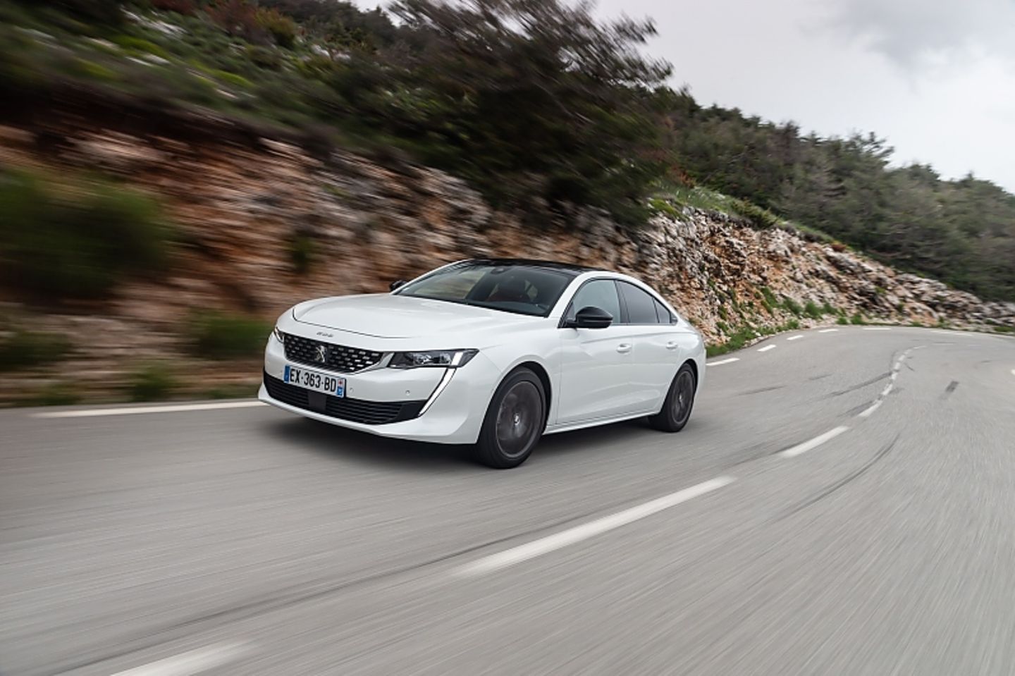 Peugeot 508 GT Puretech 225 - 250 km/h schnell