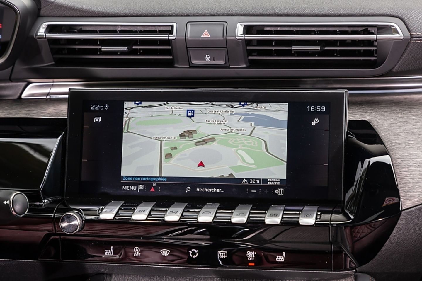 Peugeot 508 GT Puretech 225 - großer zentrales Display